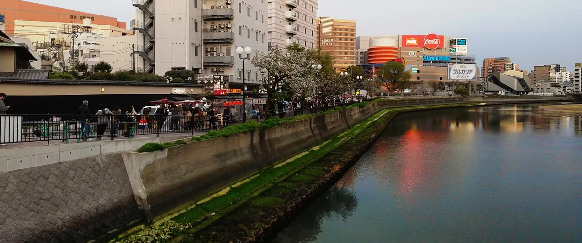 博多屋台の夜をイメージできる福岡のグルメ風景