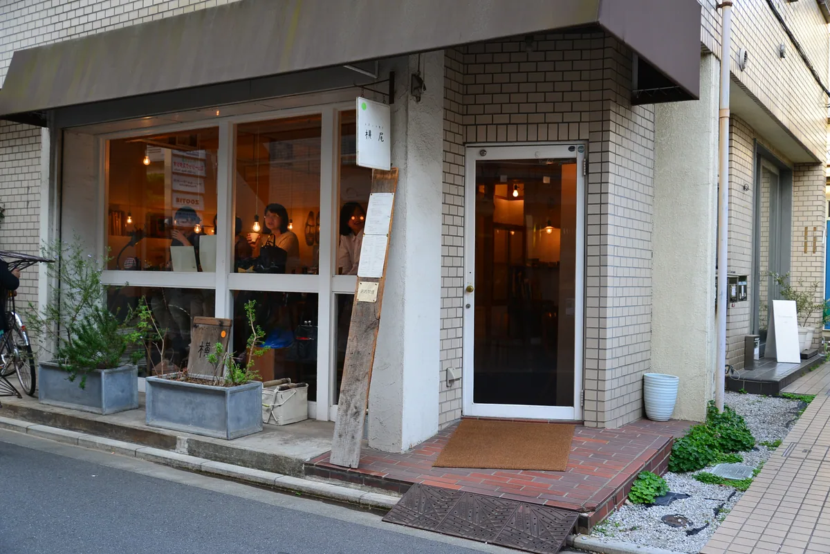 吉祥寺のカフェ巡りを想起できる街歩きイメージ